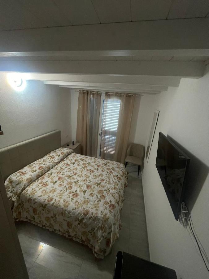 La Perla Del Mare 2 Bed & Breakfast La Caletta Bagian luar foto