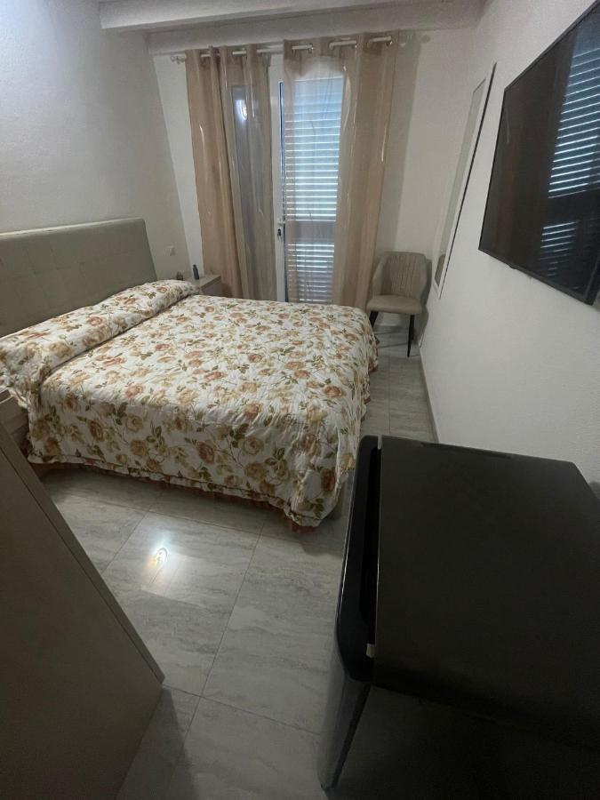 La Perla Del Mare 2 Bed & Breakfast La Caletta Bagian luar foto