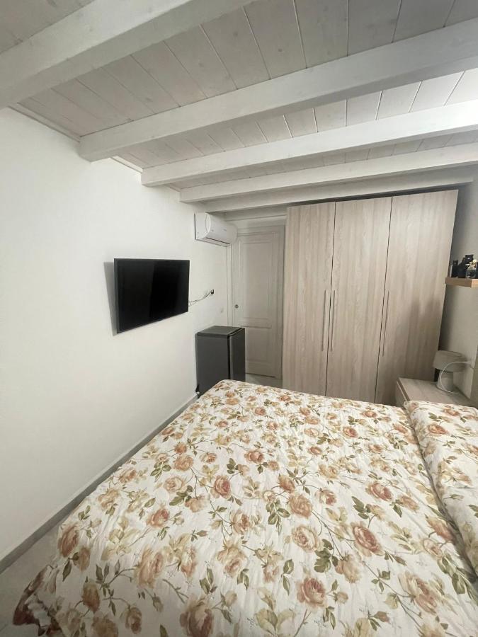 La Perla Del Mare 2 Bed & Breakfast La Caletta Bagian luar foto