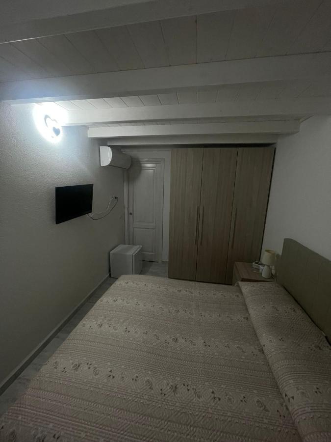 La Perla Del Mare 2 Bed & Breakfast La Caletta Bagian luar foto